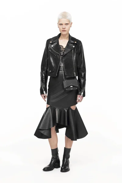 Look 16